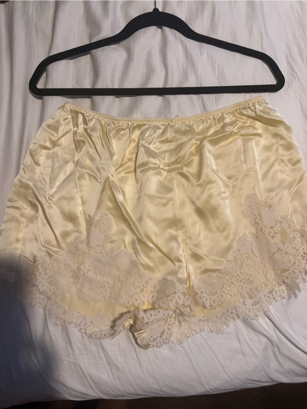 Doen Pale Yellow 100%  Silk Lace-Trim Set - Picture 6 of 6